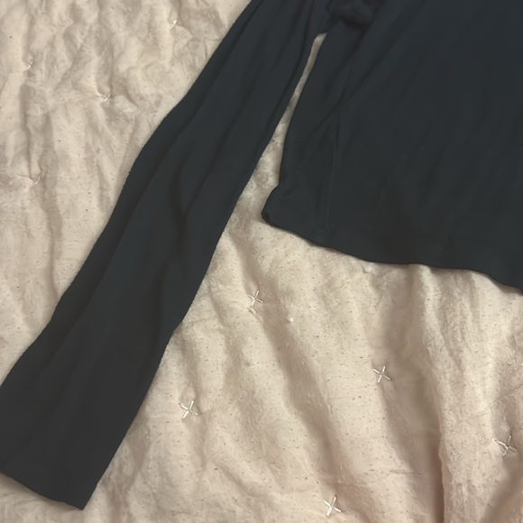 Charlotte Russe Green Criss Cross Low Cut Crop Top - Picture 3 of 8